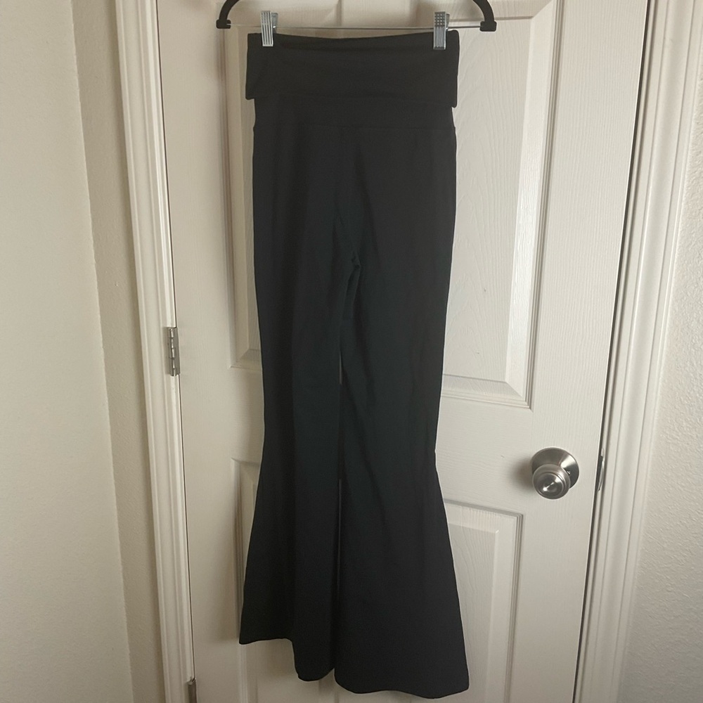 OFFLINE Aerie OG Foldover High Waist Super Flare Leggings Sz S Black Pull On - Picture 7 of 8